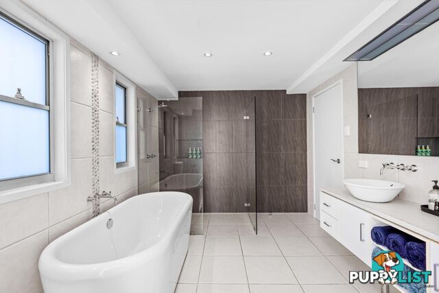4 Somerset Avenue BANORA POINT NSW 2486