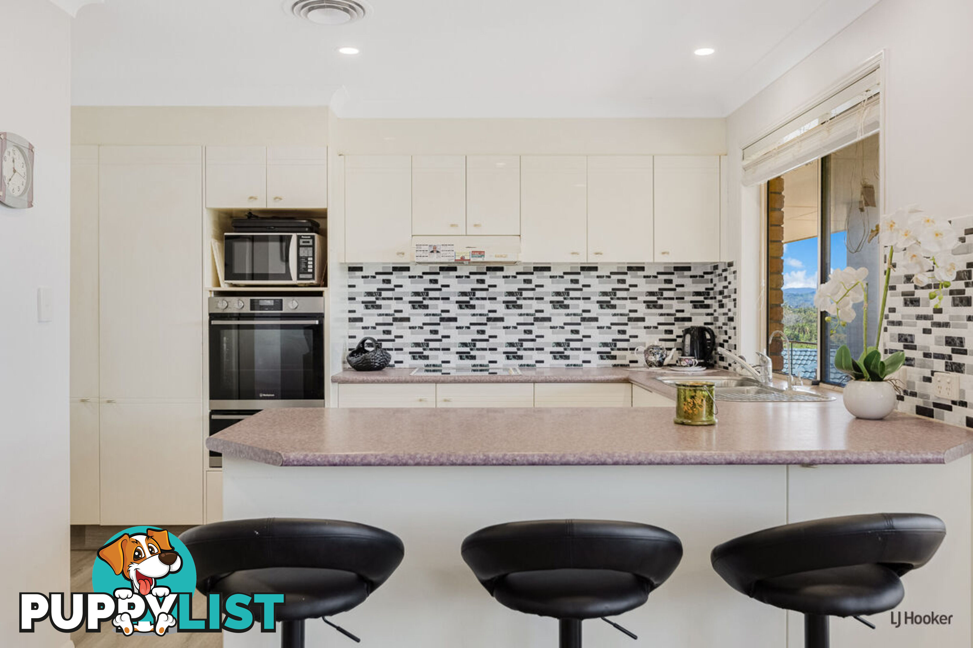 6 Gleneagles Place BANORA POINT NSW 2486