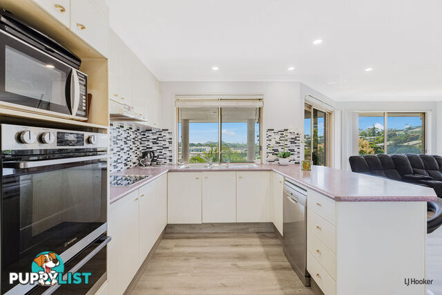 6 Gleneagles Place BANORA POINT NSW 2486