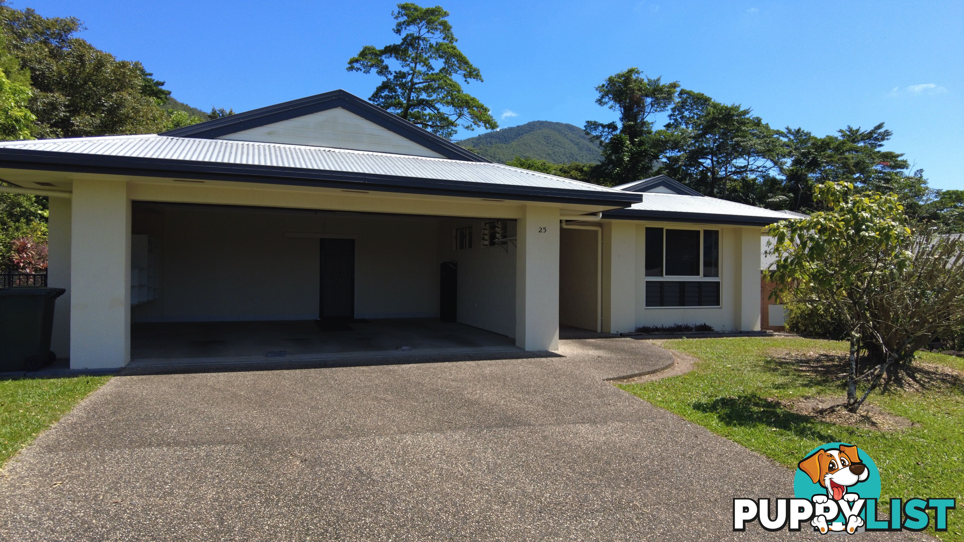 25 Pease St Tully QLD 4854