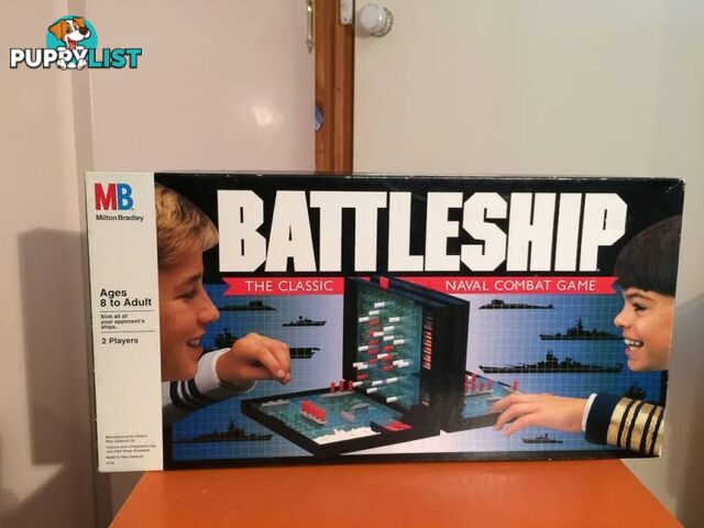 RETRO CLASSIC BOARD GAME BATTLESHIP IN MINT CONDITION