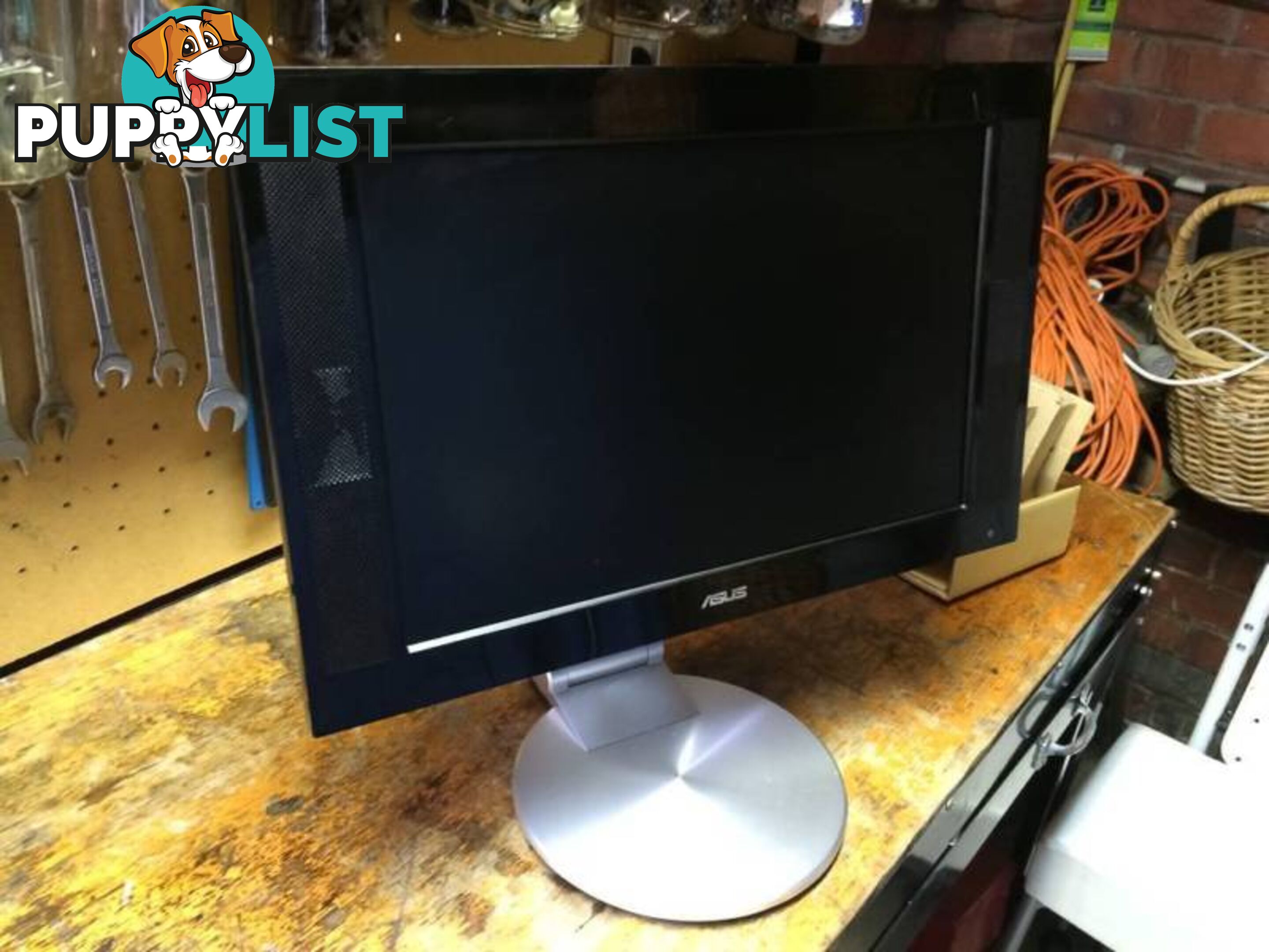 ASUS 17INCH LCD MONITOR WITH BUILT IN SPEAKERS & ADJUSTABLE HEAD