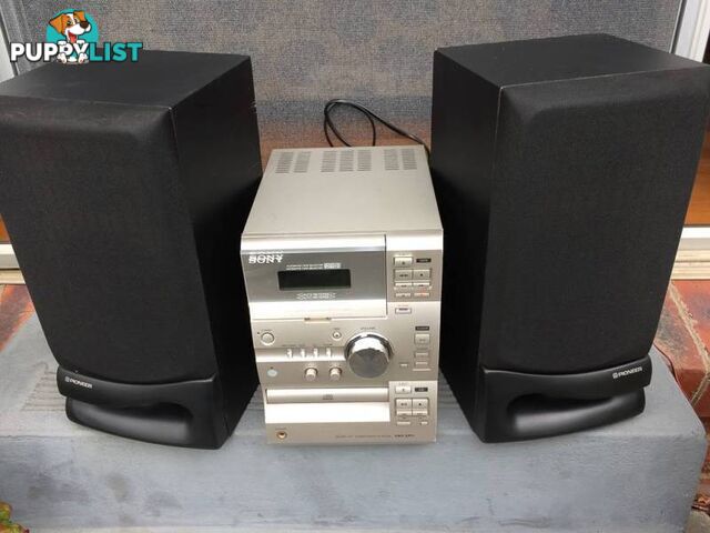 SONY MICRO HIFI COMPNONET SYSTEM CMT-CP11 WITH PIONEER SPEAKERS