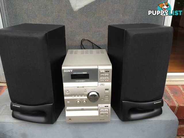 SONY MICRO HIFI COMPNONET SYSTEM CMT-CP11 WITH PIONEER SPEAKERS