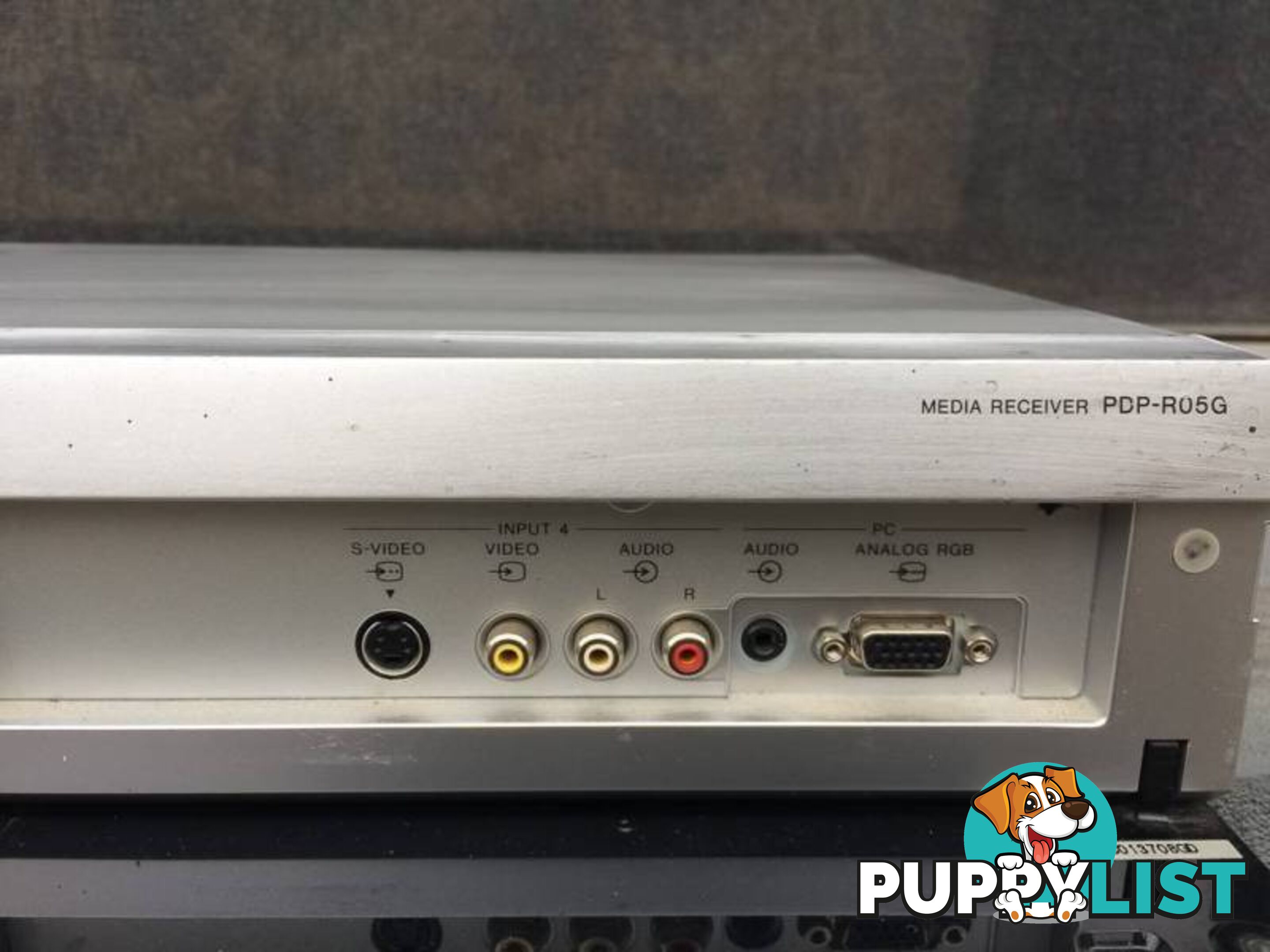 PIONEER MEDIA RECEIVER PDP-RO5G IN WORKING CONDITION