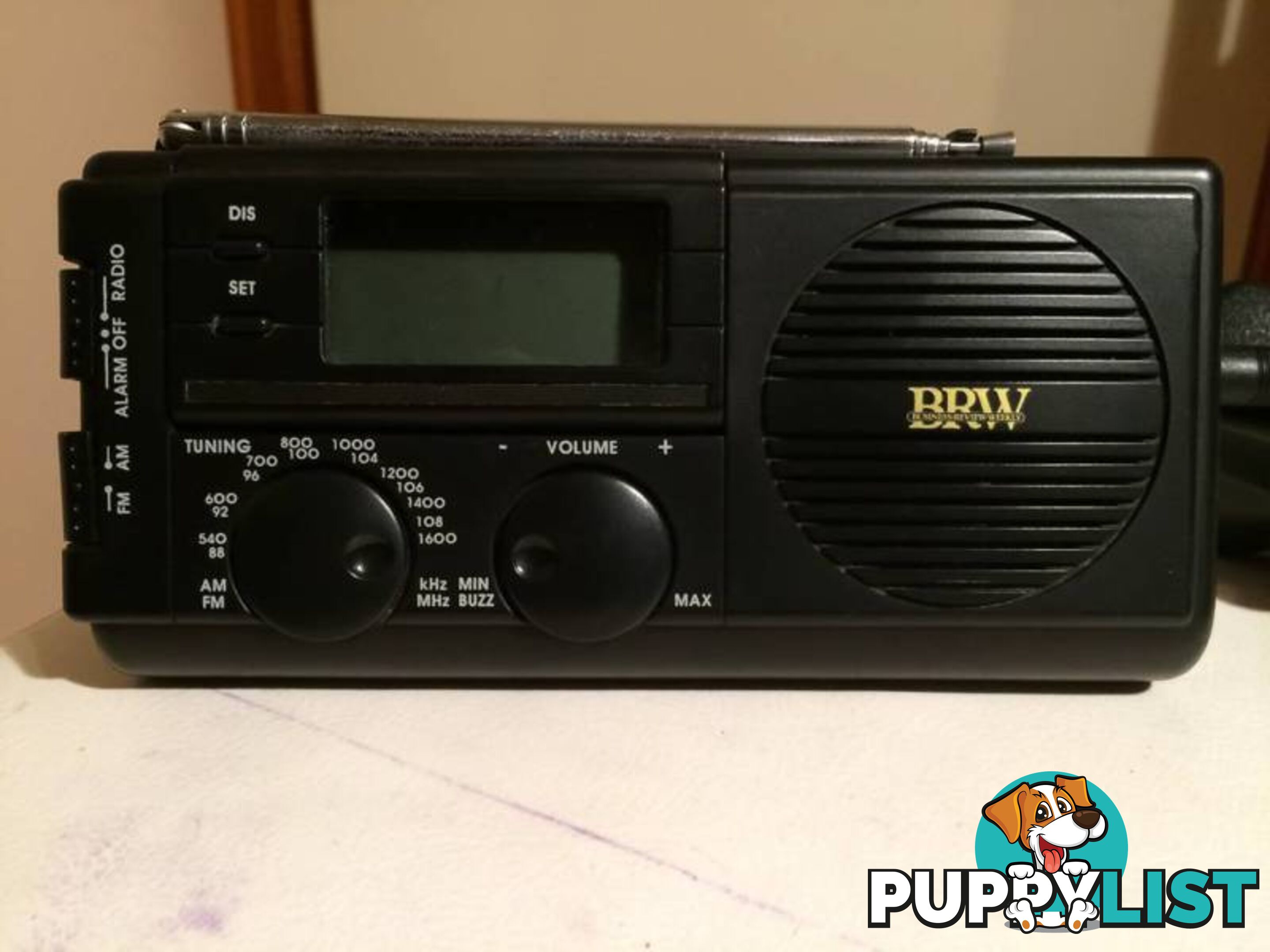 BRW HAND HELD PORTABLE AM/FM RADIO WITH A/C ADAPTOR