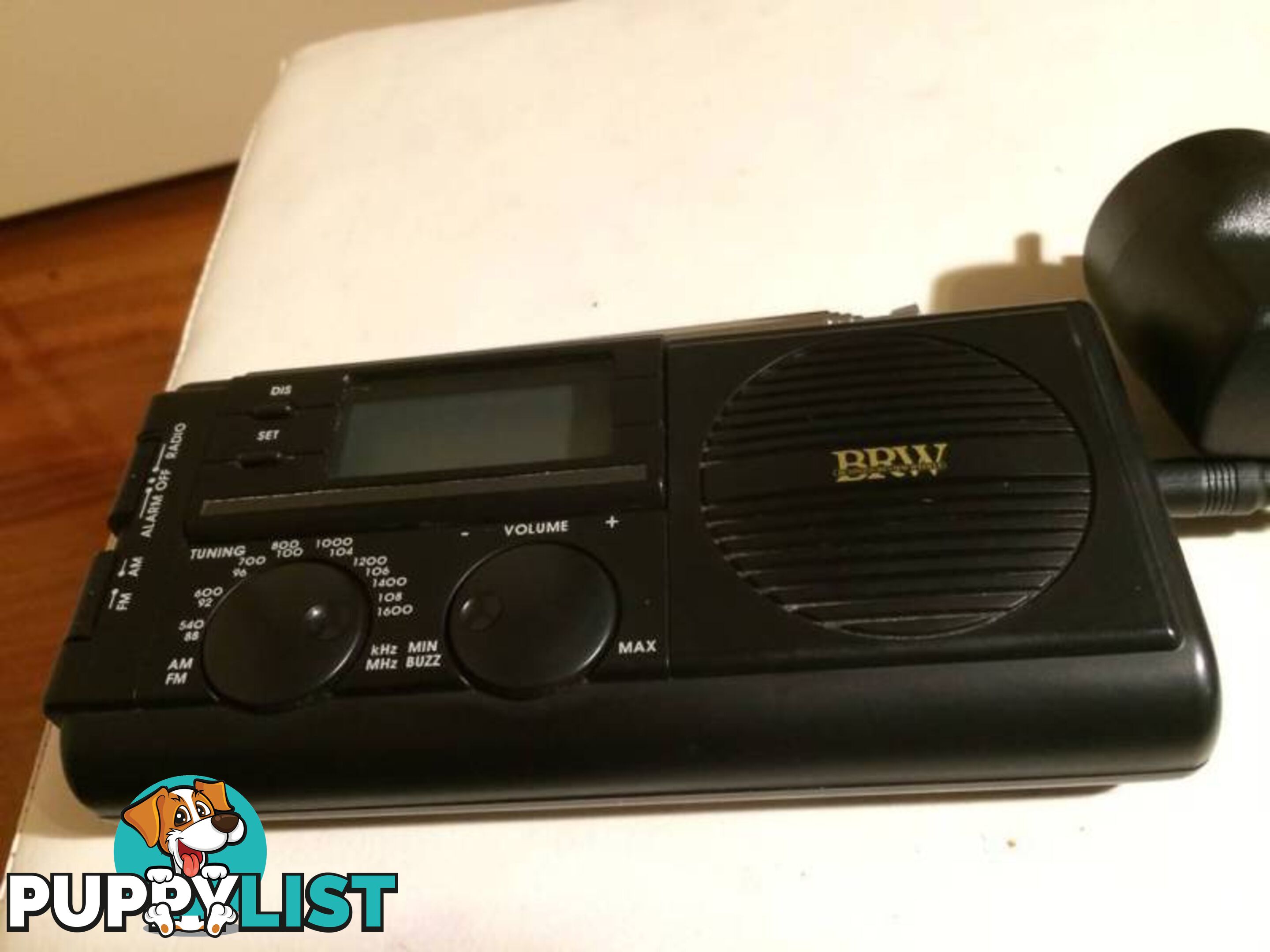 BRW HAND HELD PORTABLE AM/FM RADIO WITH A/C ADAPTOR