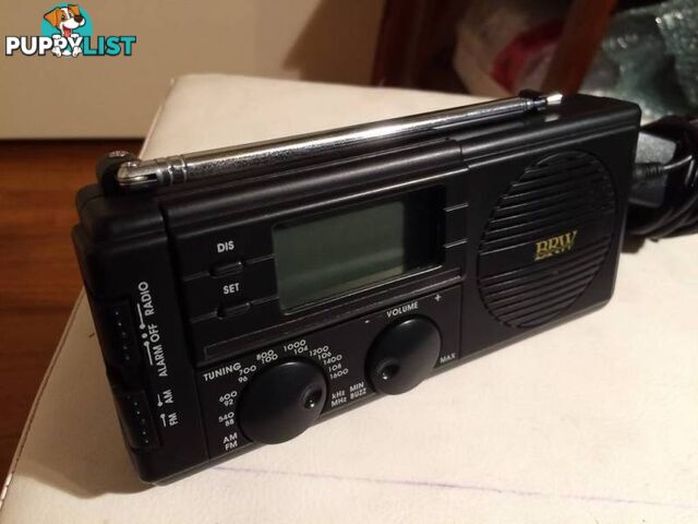 BRW HAND HELD PORTABLE AM/FM RADIO WITH A/C ADAPTOR