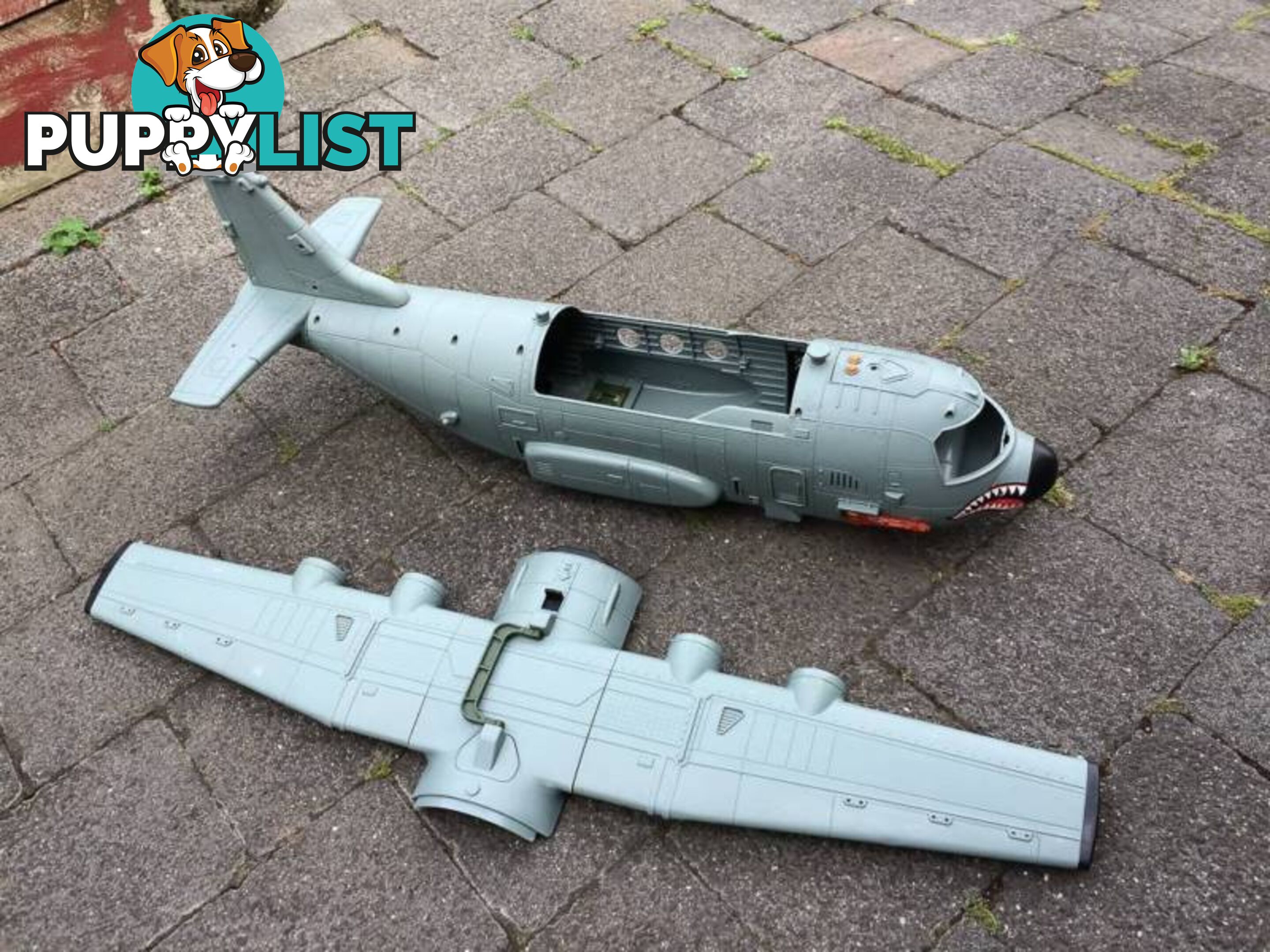 MASSIVE TOY MILITARY PLANE WITH DETACHABLE WINGS