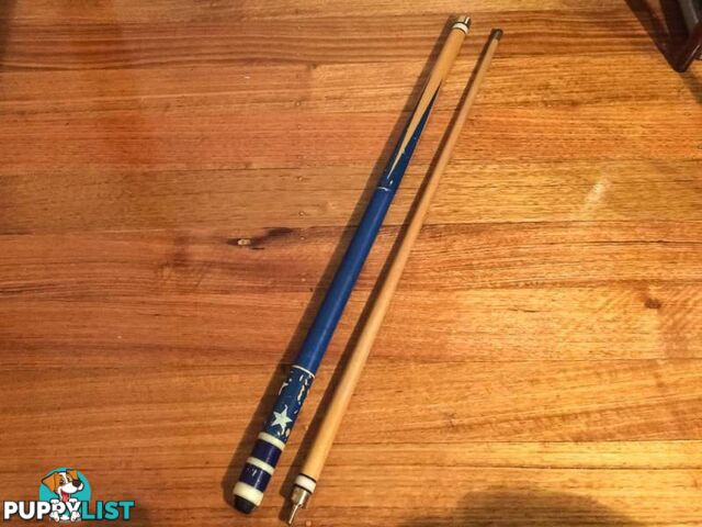 PRO SNOOKER CUE IN GOOD CONDITION