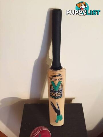 MINIATURE Slazenger V600 CRICKET BAT USED BY Jacques Kallis