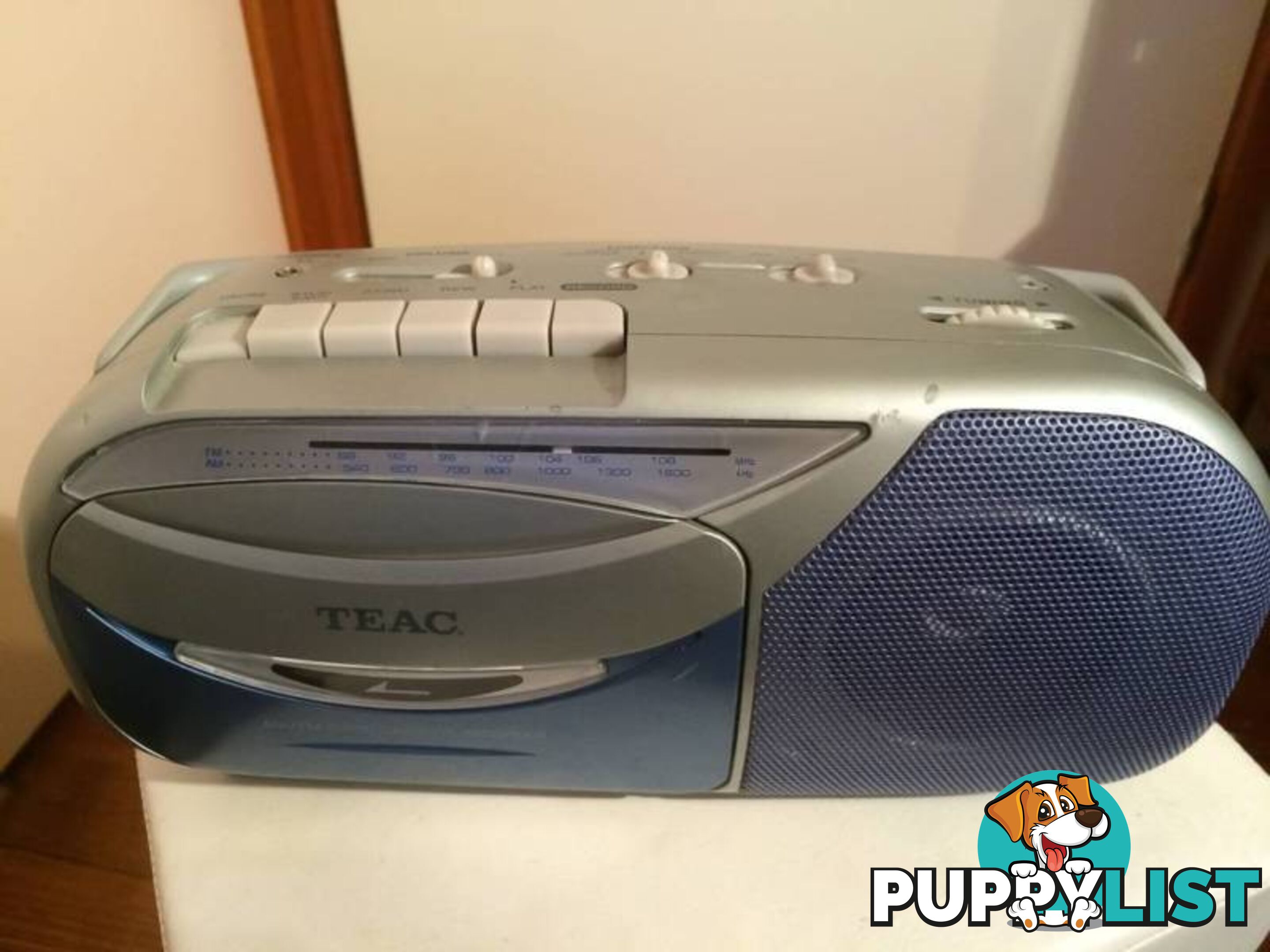 TEAC PORTABLE TAPE/AM/FM RADIO IN GREAT CONDITION