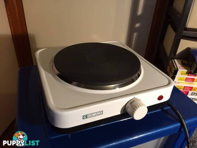 BRAND NEW CASCADE ELECTRIC COOKING PLATE