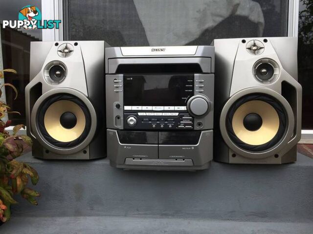 SONY MHC-DX3 MINI HI-FI SYSTEM WITH SONY 100 WATT 3 WAY SPEAKERS