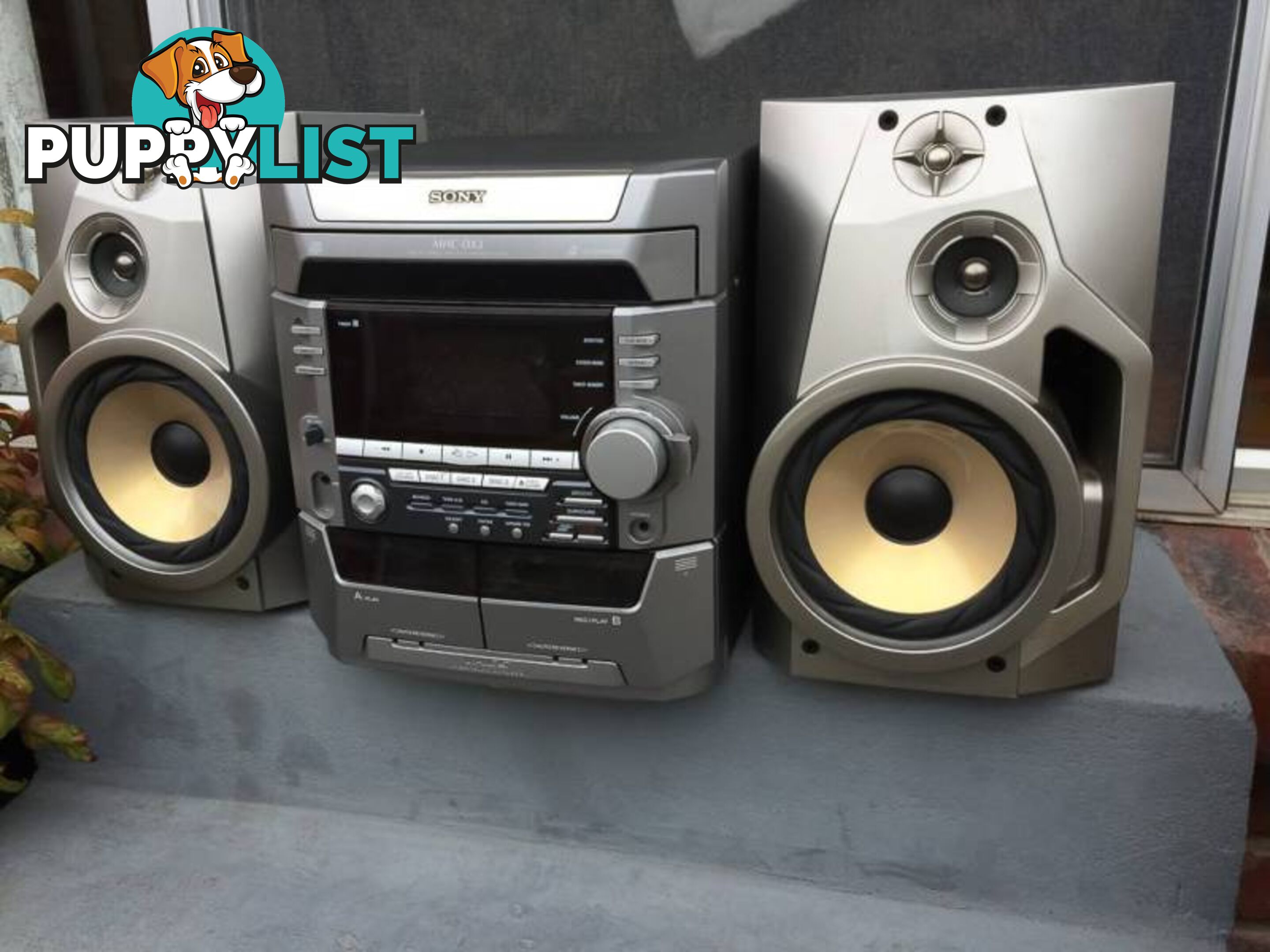 SONY MHC-DX3 MINI HI-FI SYSTEM WITH SONY 100 WATT 3 WAY SPEAKERS