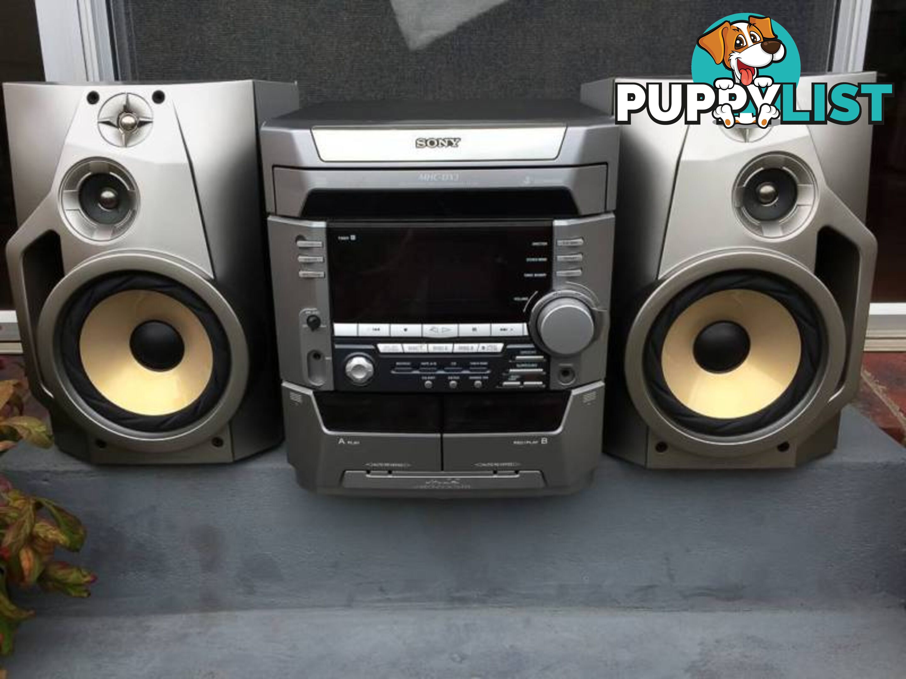 SONY MHC-DX3 MINI HI-FI SYSTEM WITH SONY 100 WATT 3 WAY SPEAKERS