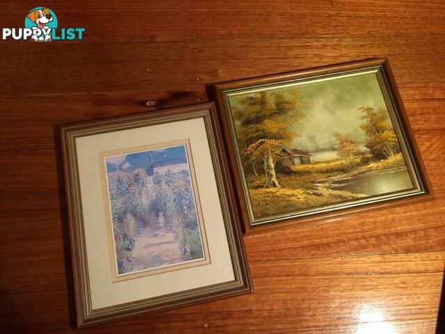 A PAIR OF 8 X 6 PICTURE FRAMES $10 THE PAIR