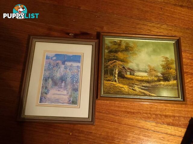 A PAIR OF 8 X 6 PICTURE FRAMES $10 THE PAIR