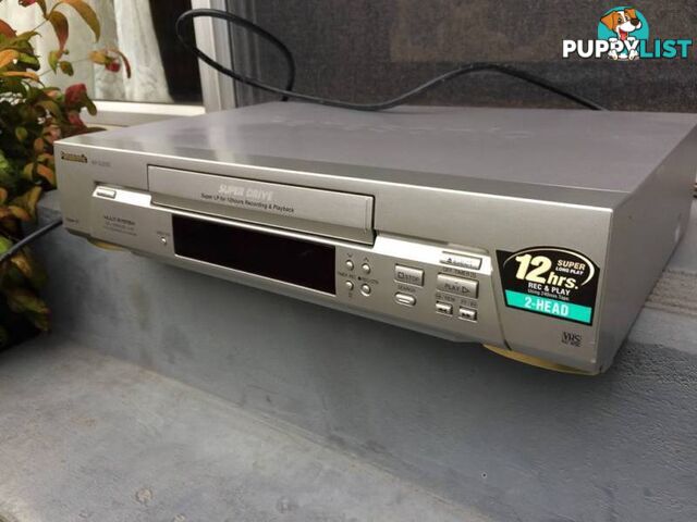 PANASONIC NV-SJ200 VHS PLAYER IN WORKING CONDITION