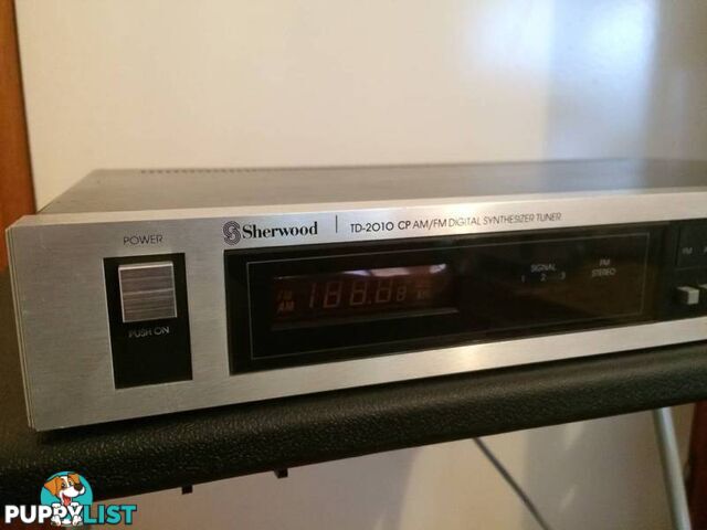 VINTAGE SHERWOOD TD-2010 CP AM FM Digital Synthesizer Tuner