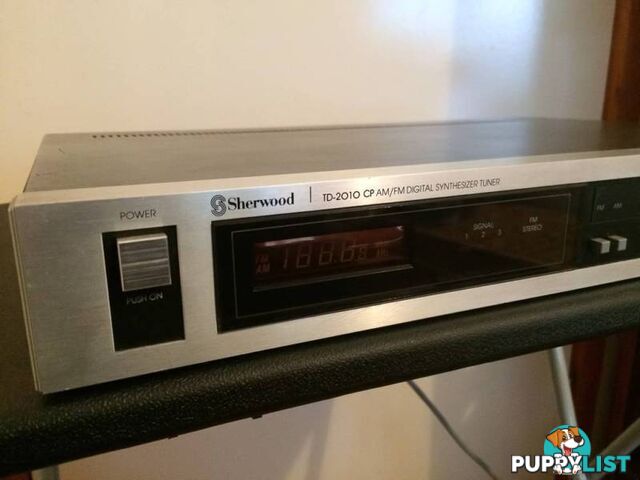 VINTAGE SHERWOOD TD-2010 CP AM FM Digital Synthesizer Tuner