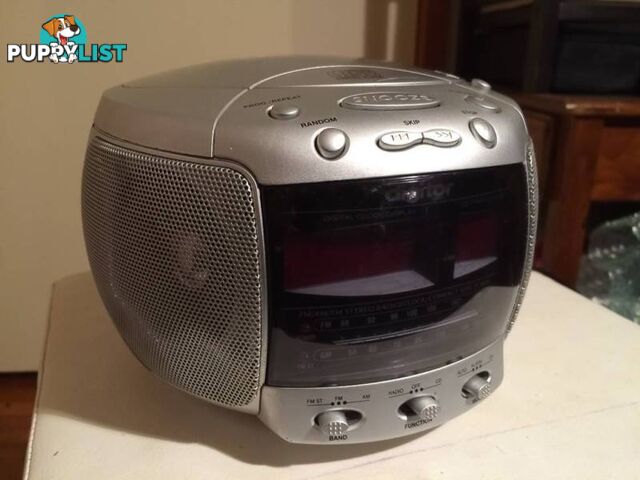 DIGITOR COMPACT DISC STEREO CLOCK RADIO IN WORKING CONDITION