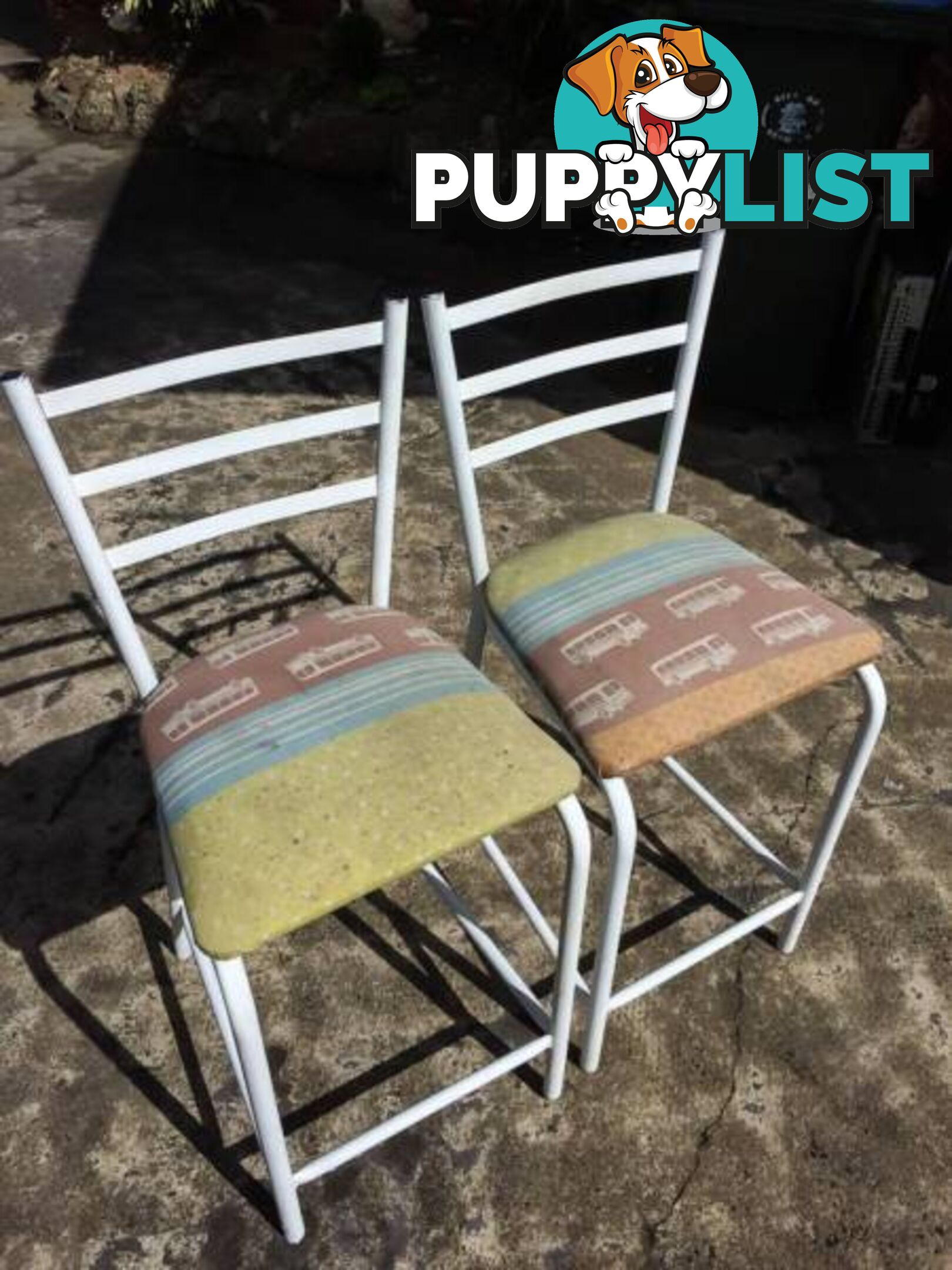 2 X METAL FRAME BAR STOOLS $10 FOR THE PAIR