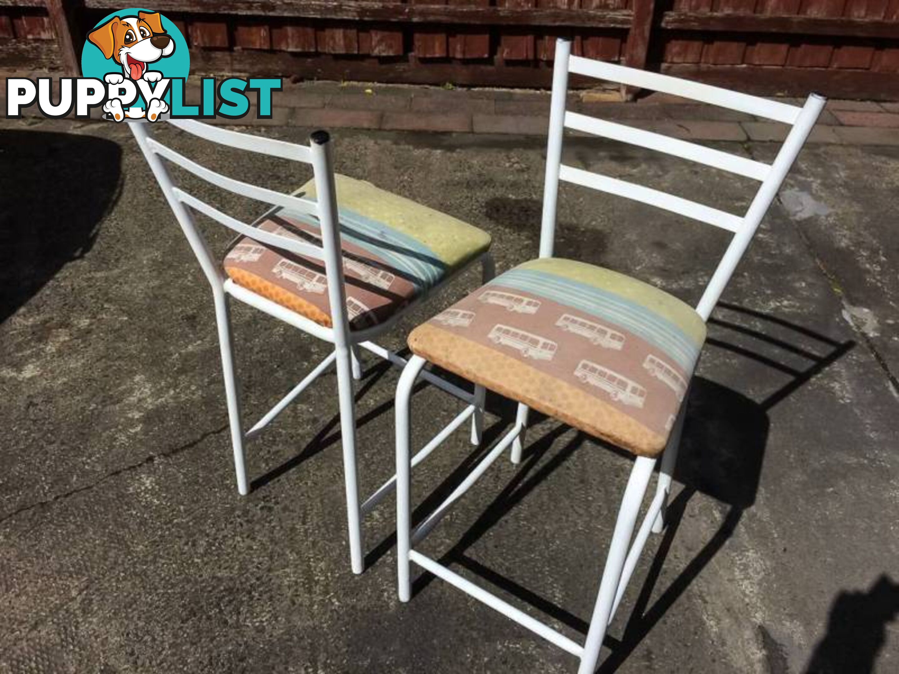 2 X METAL FRAME BAR STOOLS $10 FOR THE PAIR