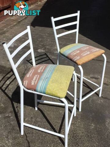 2 X METAL FRAME BAR STOOLS $10 FOR THE PAIR