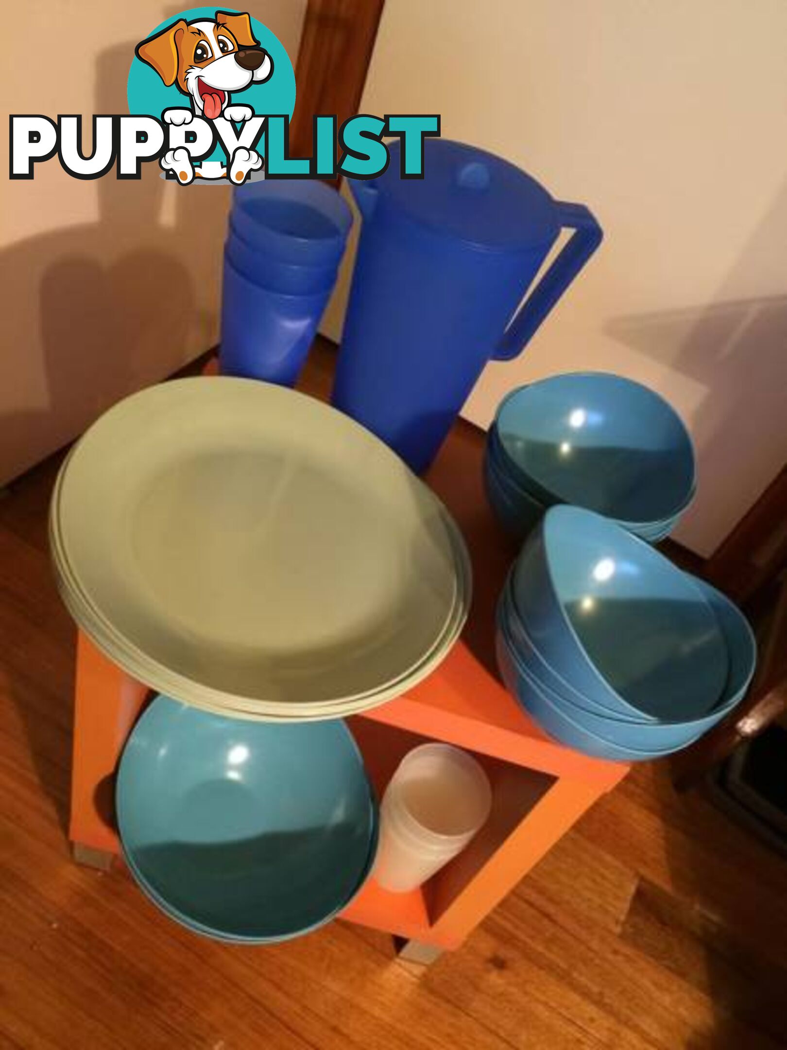 BRAND NEW STYLISH CAMPING DINNERWARE SET