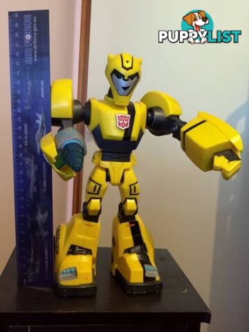 TRANSFORMERS TALKING BUMBLE BEE WITH LIGHTS