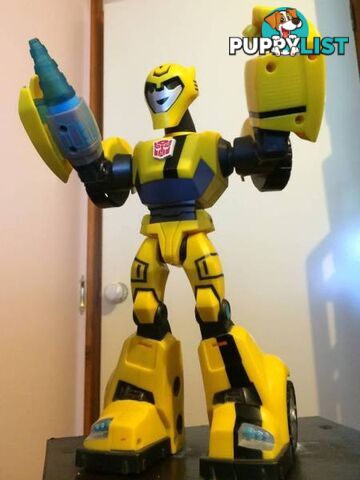 TRANSFORMERS TALKING BUMBLE BEE WITH LIGHTS