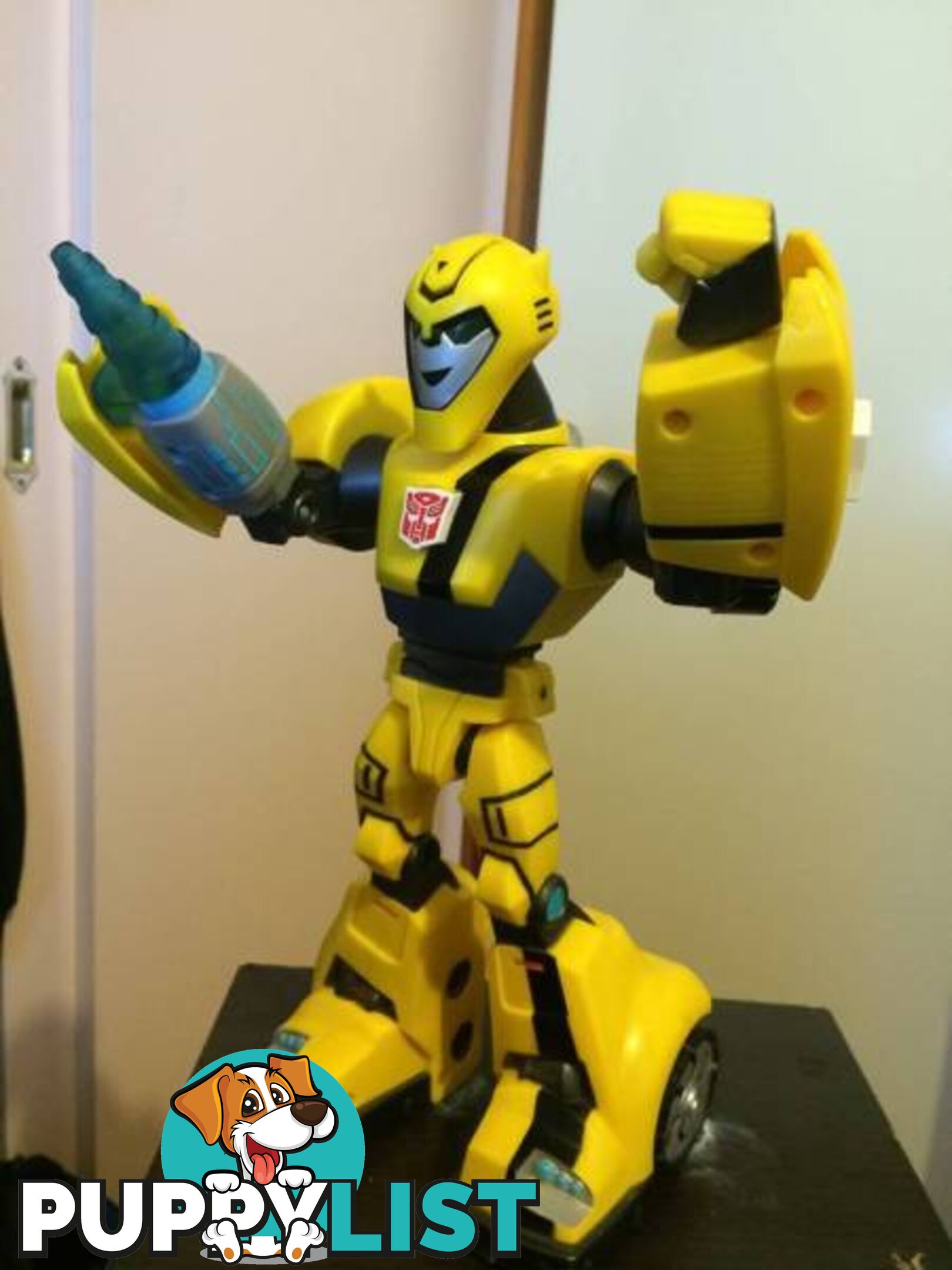 TRANSFORMERS TALKING BUMBLE BEE WITH LIGHTS