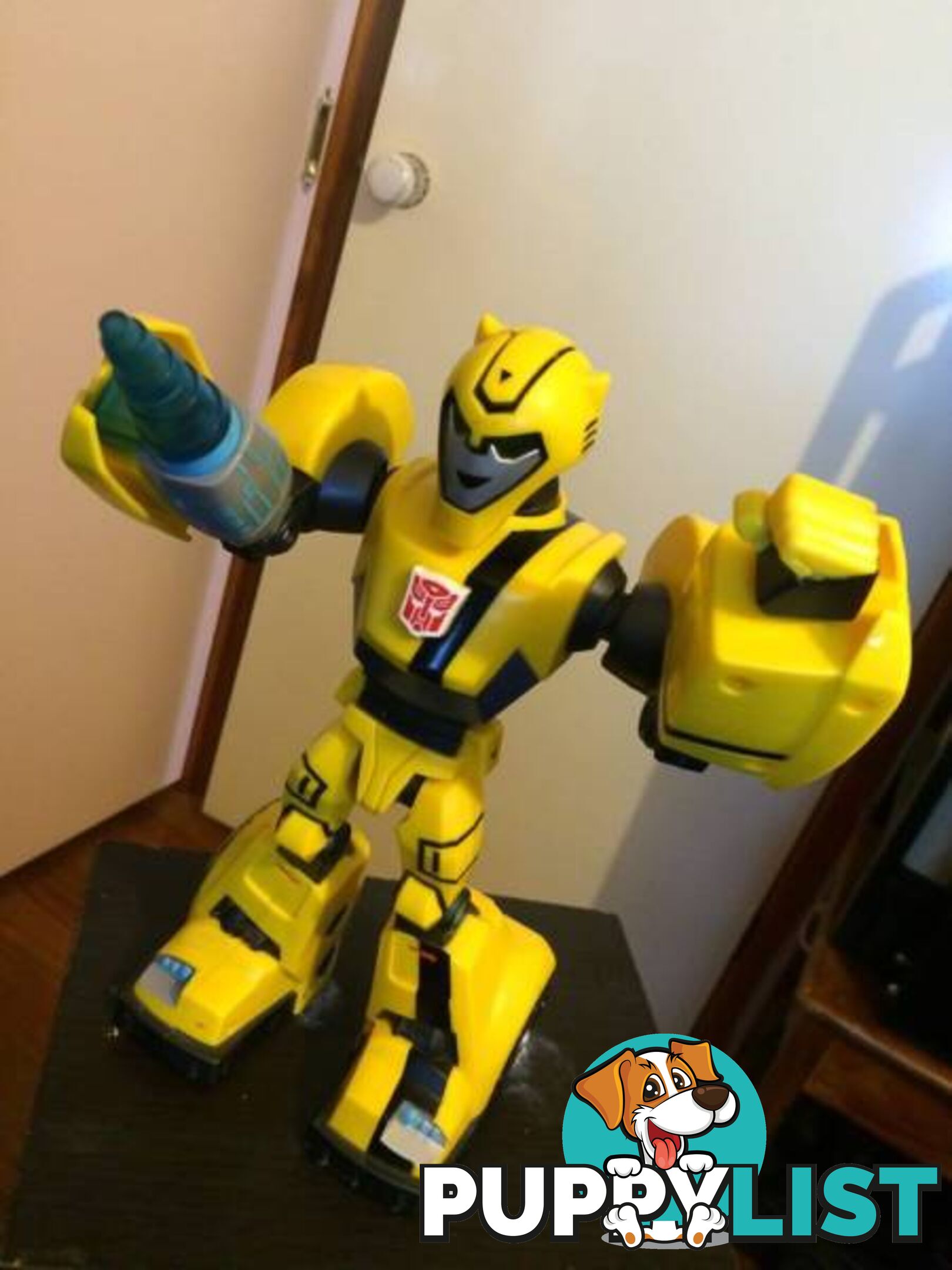 TRANSFORMERS TALKING BUMBLE BEE WITH LIGHTS