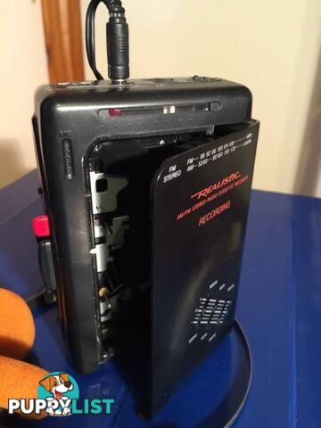 REALISTIC WALKMAN AM/FM STEREO RADIO CASSETTE