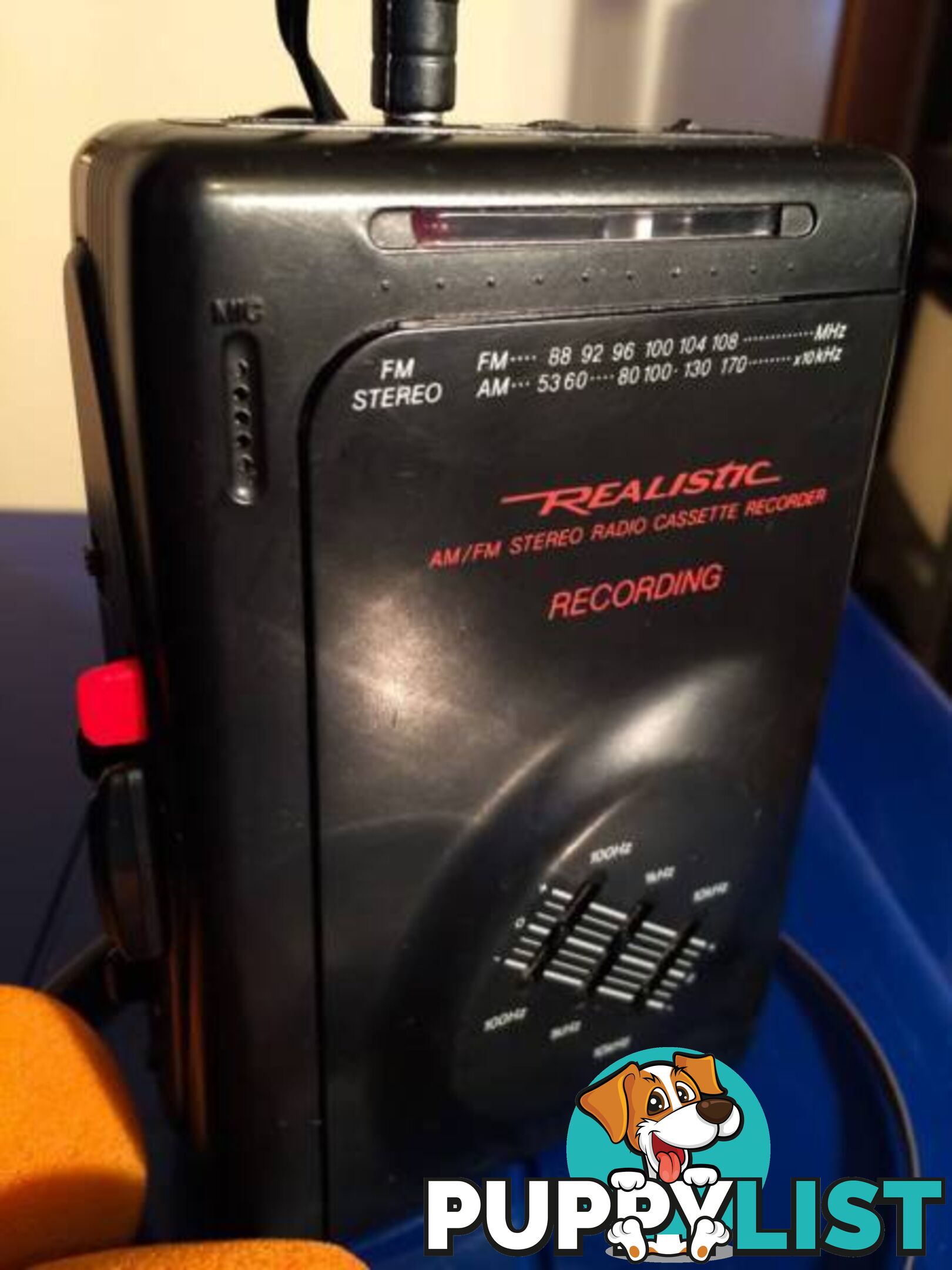 REALISTIC WALKMAN AM/FM STEREO RADIO CASSETTE