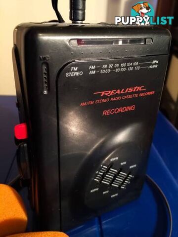 REALISTIC WALKMAN AM/FM STEREO RADIO CASSETTE