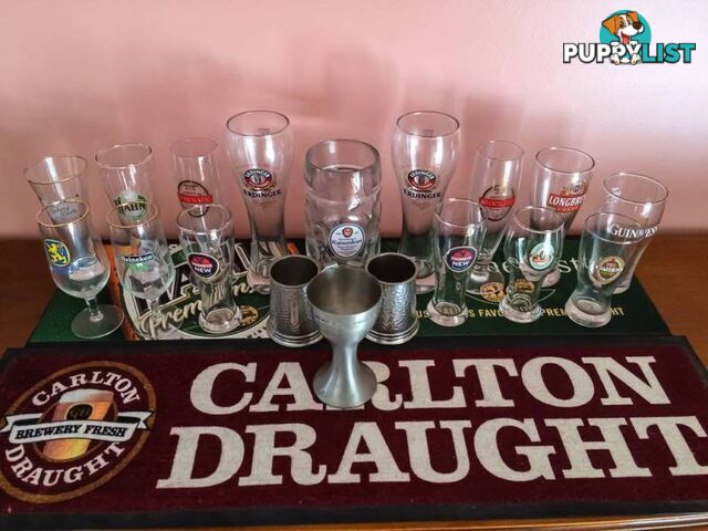 COLLECTABLE BEER GLASS COLLECTION & 2 BEER MATS