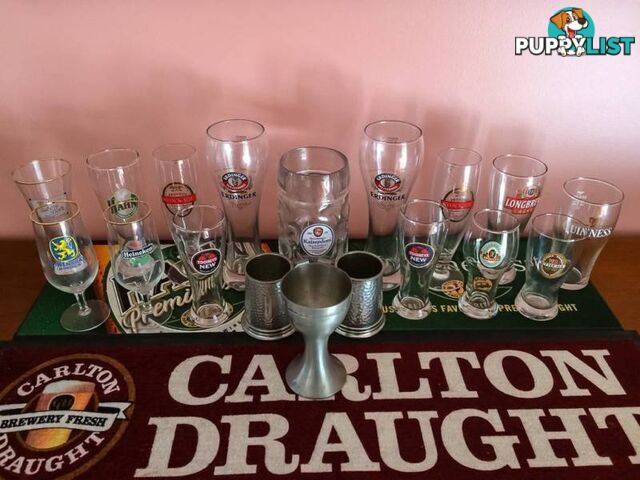 COLLECTABLE BEER GLASS COLLECTION & 2 BEER MATS