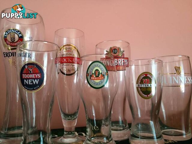 COLLECTABLE BEER GLASS COLLECTION & 2 BEER MATS