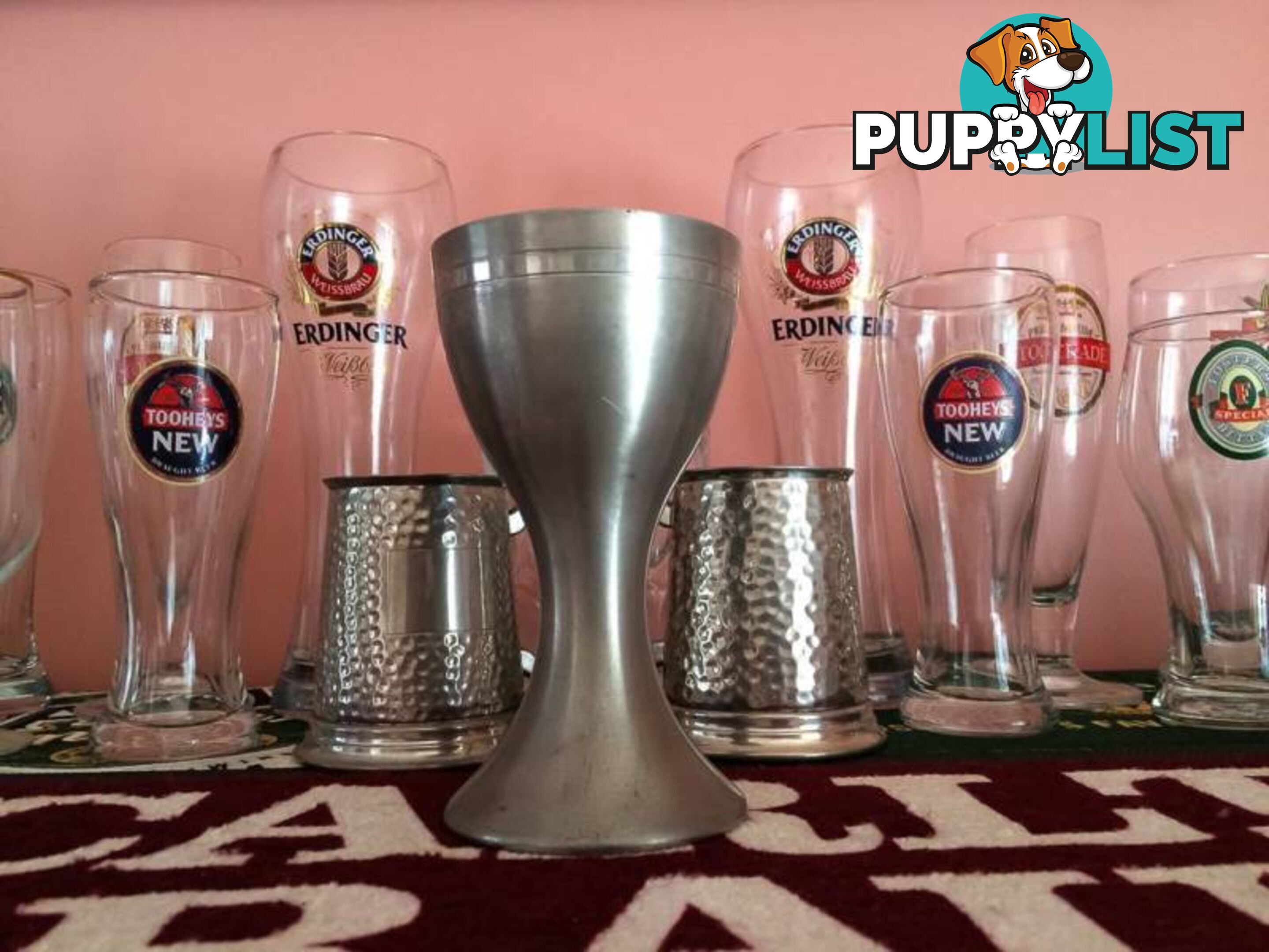 COLLECTABLE BEER GLASS COLLECTION & 2 BEER MATS