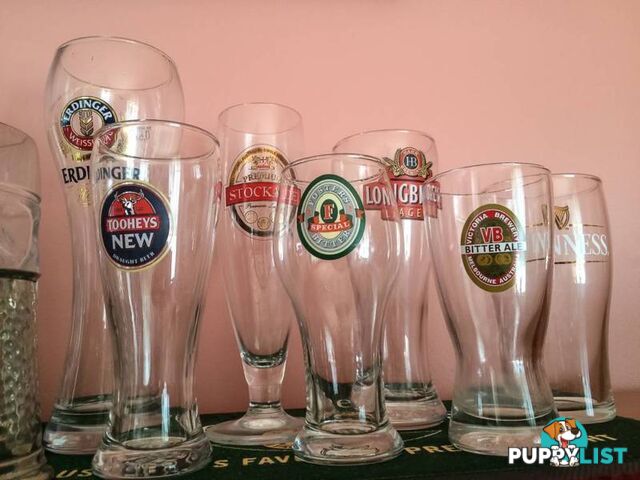 COLLECTABLE BEER GLASS COLLECTION & 2 BEER MATS