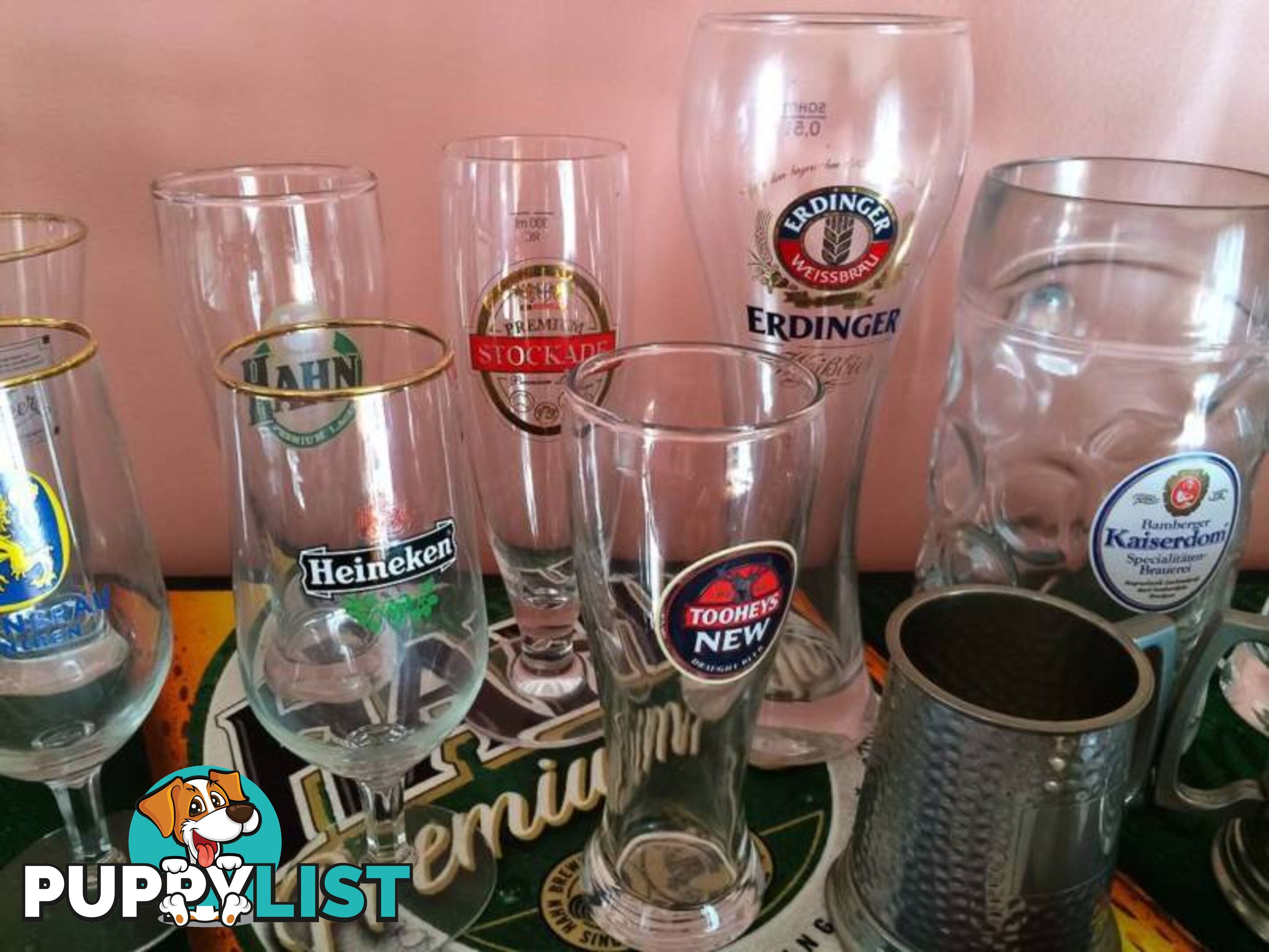 COLLECTABLE BEER GLASS COLLECTION & 2 BEER MATS