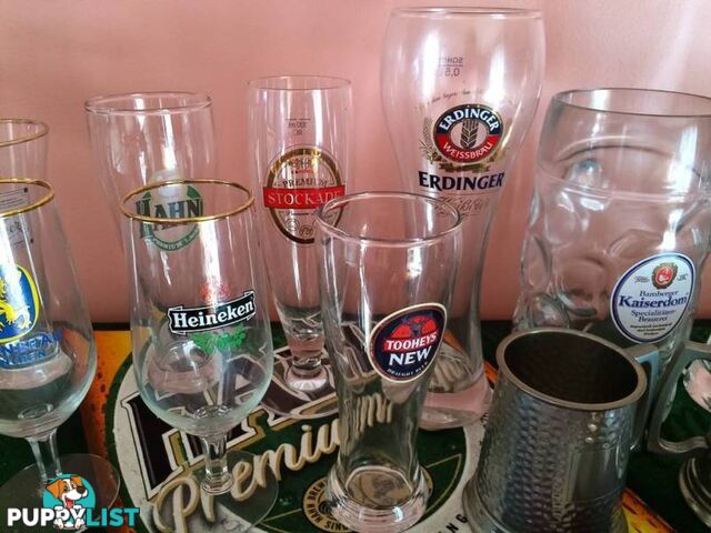 COLLECTABLE BEER GLASS COLLECTION & 2 BEER MATS