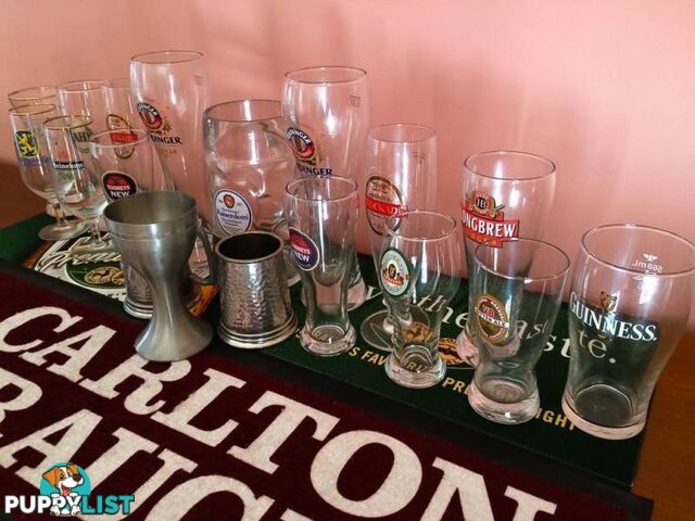 COLLECTABLE BEER GLASS COLLECTION & 2 BEER MATS