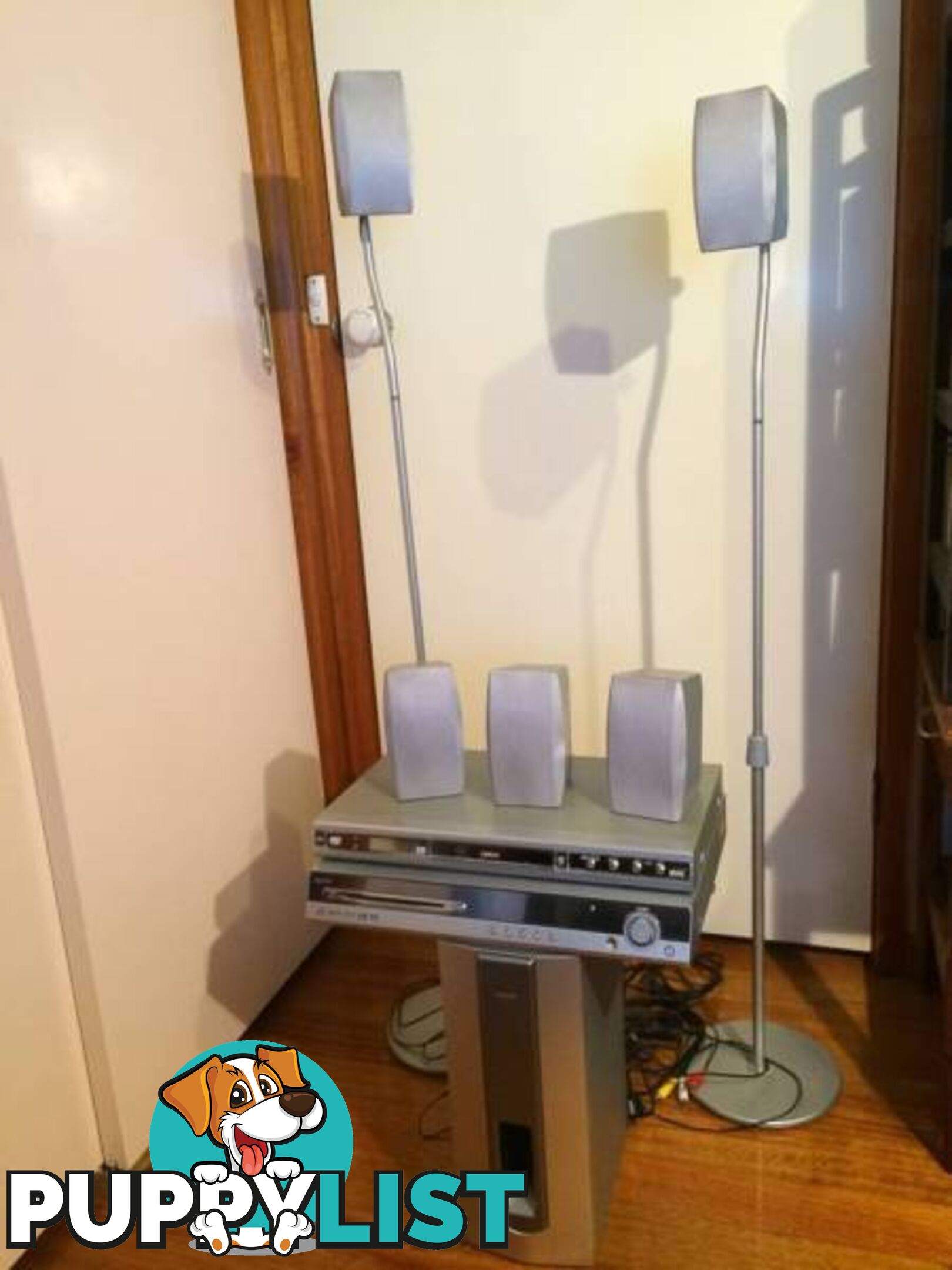 SANYO 5.1 SURROUND SOUND SYSTEM WITH 2 SPEAKER STANDS INCLUDED