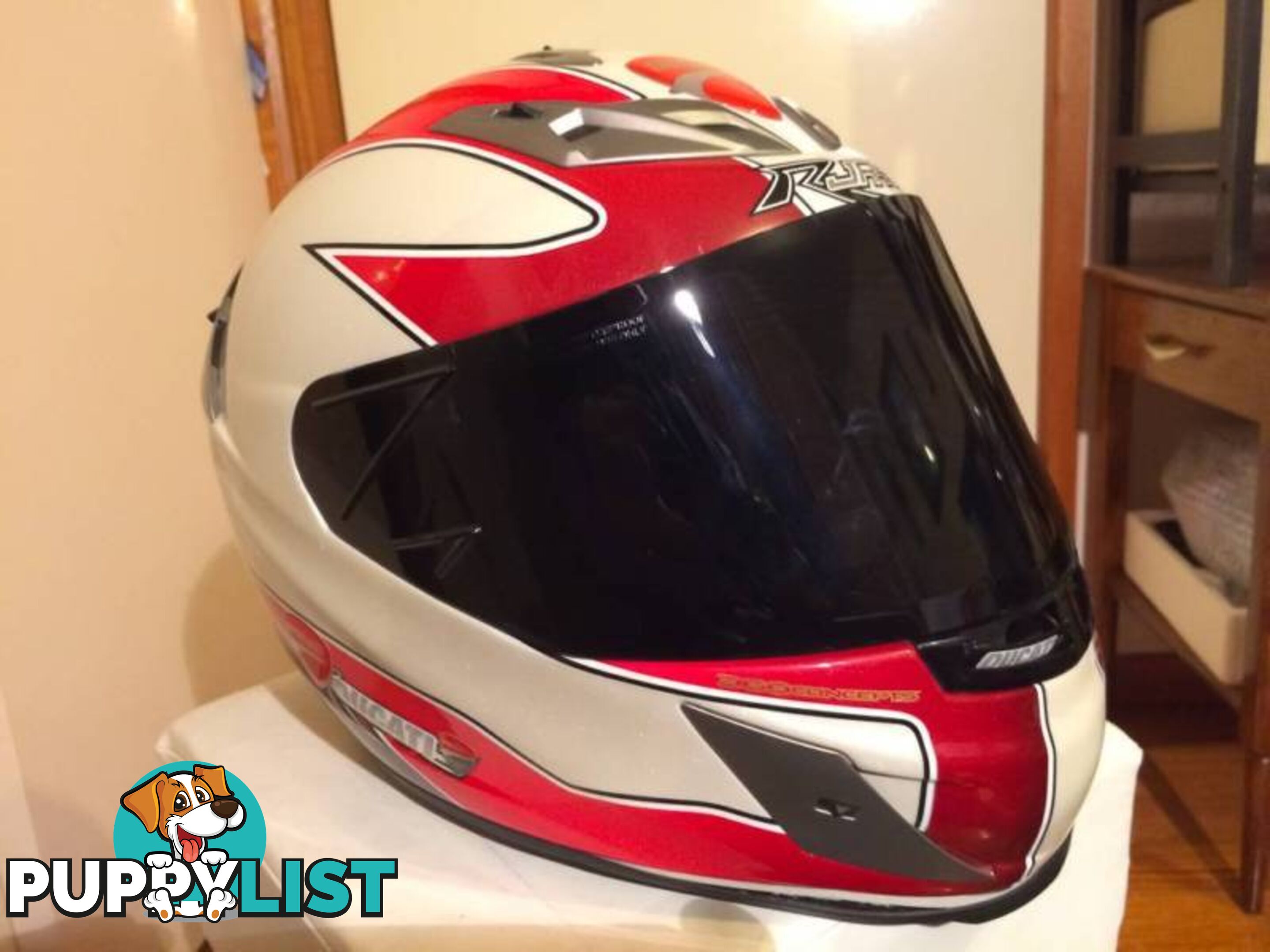 RJAYS SIZE M Motorcycle Helmet in mint condition