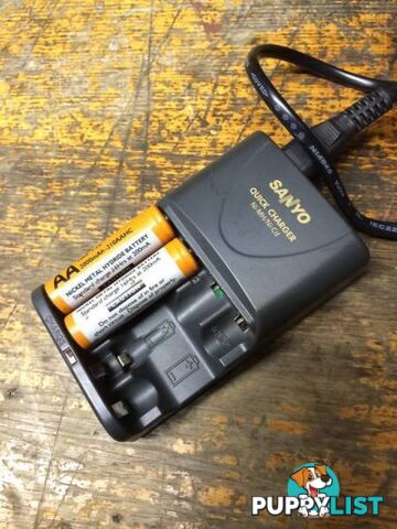 SANYO QUICK BATTERY CHARGER