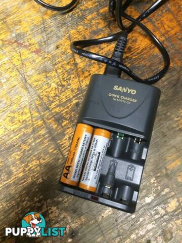 SANYO QUICK BATTERY CHARGER