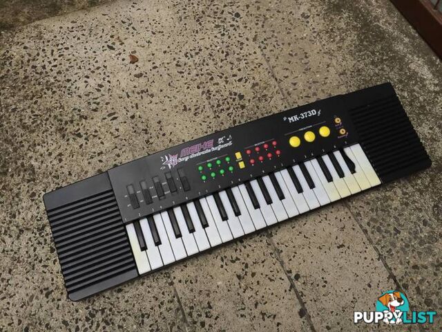 MEIKE 37 KEYS ELECTRONIC KEYBOARD IN WORKING CONDITION